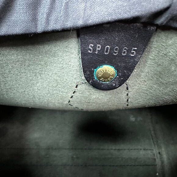 Authentic Louis Vuitton Black Epi Leather Speedy 25 Satchel Bag - Picture 14 of 16